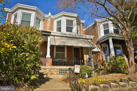 462 Shurs Ln, Philadelphia, PA 19128
