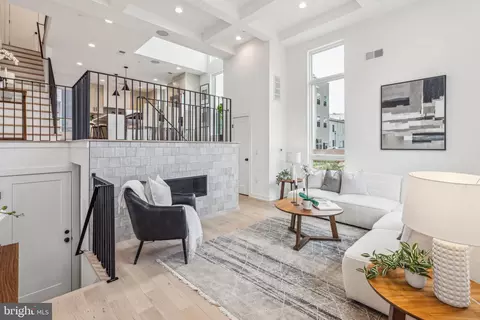 604 Brenna Walk, Philadelphia, PA 19123