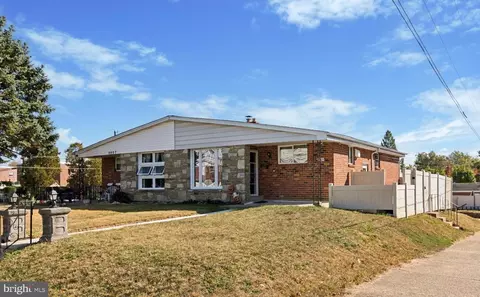 8805 Dewees St, Philadelphia, PA 19152