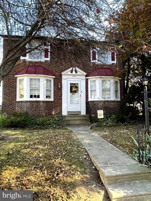 8005 Bingham St, Philadelphia, PA 19111