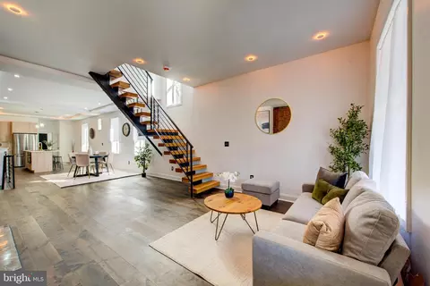 1139 S Divinity St, Philadelphia, PA 19143