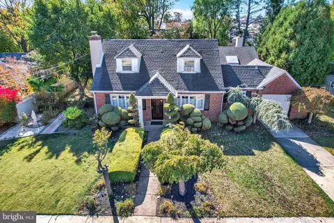 726 Emerson St, Philadelphia, PA 19111