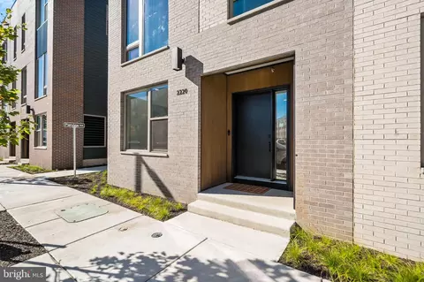 2220 Northbank Pl, Philadelphia, PA 19125