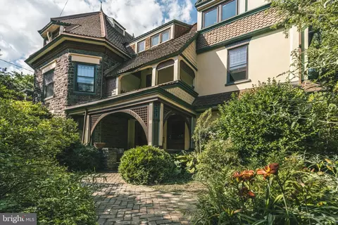 5335 Knox St, Philadelphia, PA 19144