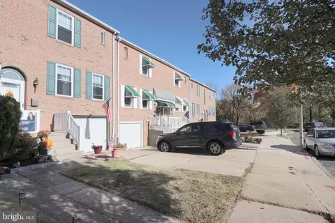 225 Lawnbrook Rd, Philadelphia, PA 19154
