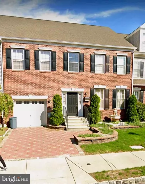 2109 W Reserve Dr, Philadelphia, PA 19145