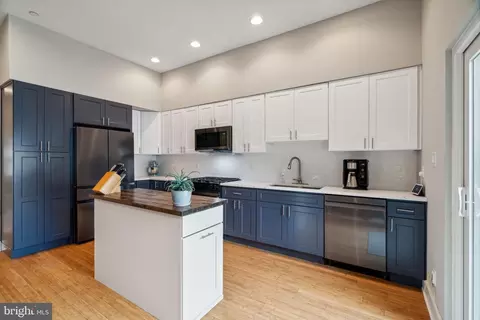 1623 Fairmount Ave #A, Philadelphia, PA 19130
