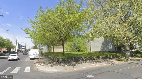 2141 W Ontario St, Philadelphia, PA 19140