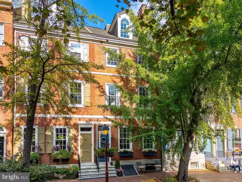 517 Pine St, Philadelphia, PA 19106