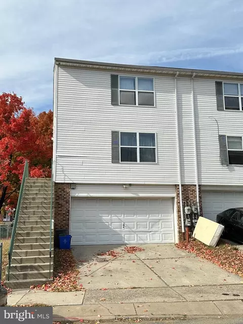 9424 Woodbridge Rd, Philadelphia, PA 19114