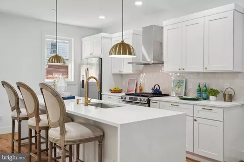 42 Good St, Philadelphia, PA 19119