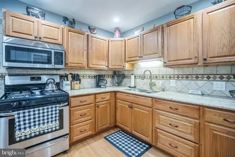 465 Martin St, Philadelphia, PA 19128