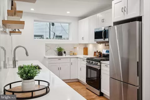 416 Cantrell St, Philadelphia, PA 19148