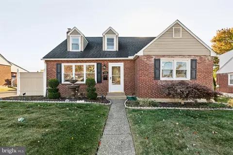 550 Larkspur St, Philadelphia, PA 19116