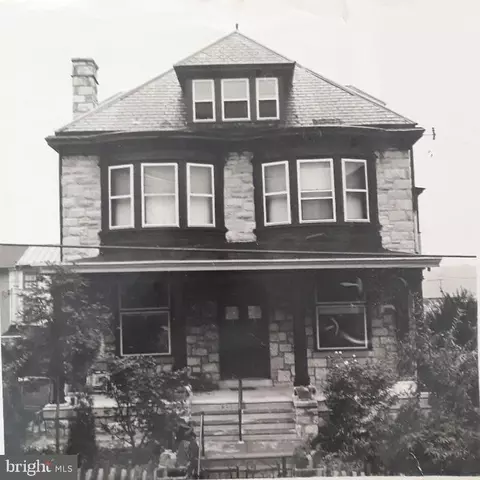 141 Green Ln, Philadelphia, PA 19127