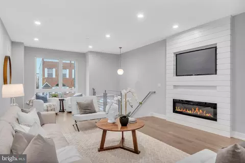 4553 Belgrade St, Philadelphia, PA 19137