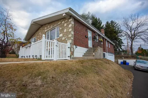 747 Charette Rd, Philadelphia, PA 19115