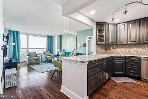 717 S Columbus Blvd #1606, Philadelphia, PA 19147