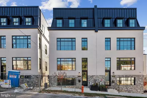 204 Kalos St, Philadelphia, PA 19128