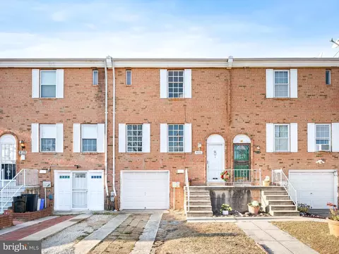 8131 Lindbergh Blvd, Philadelphia, PA 19153
