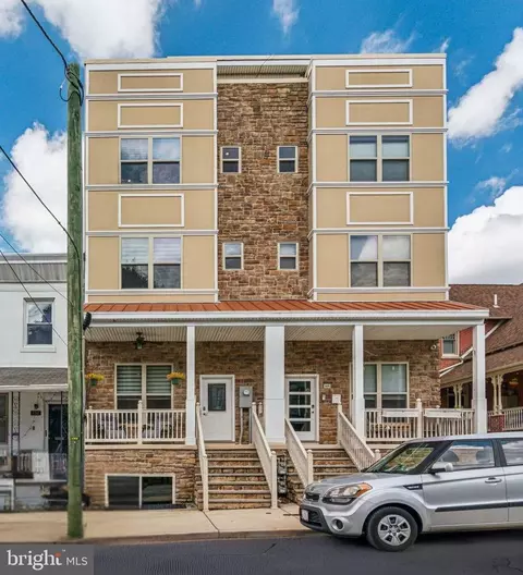 141 Sumac St, Philadelphia, PA 19128