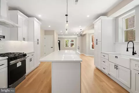 3507 New Queen St, Philadelphia, PA 19129