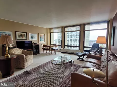 200 Locust St #12HN, Philadelphia, PA 19106