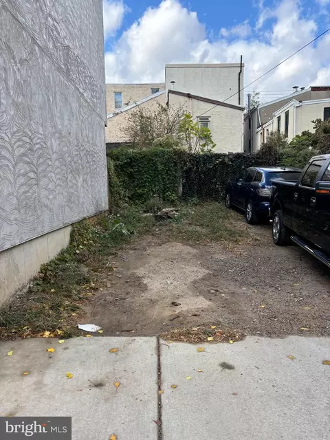 1032 N 1034 N Leithgow St, Philadelphia, PA 19123