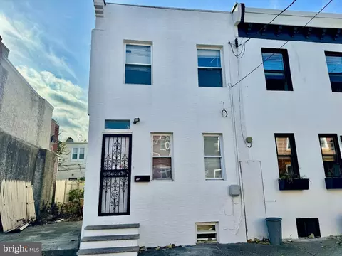 526 Pierce St, Philadelphia, PA 19148