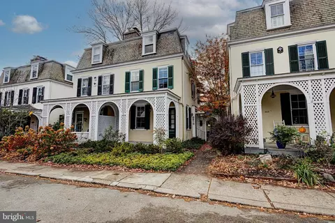 8618 Evergreen Pl, Philadelphia, PA 19118