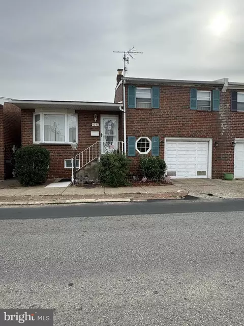 4243 E Thompson St, Philadelphia, PA 19137