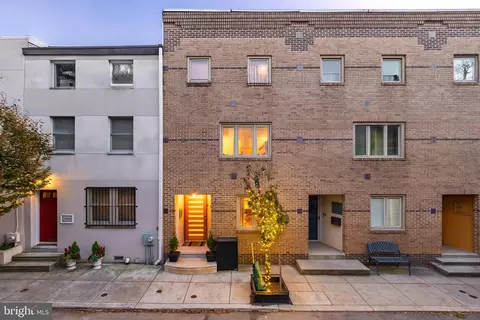2010 Naudain St, Philadelphia, PA 19146
