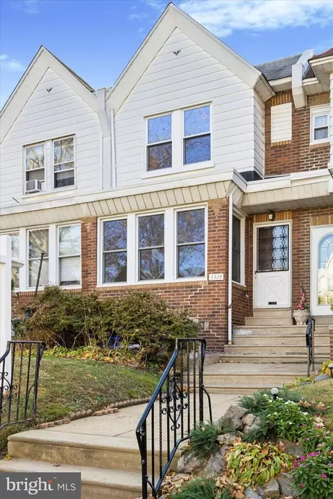3334 Saint Vincent St, Philadelphia, PA 19149