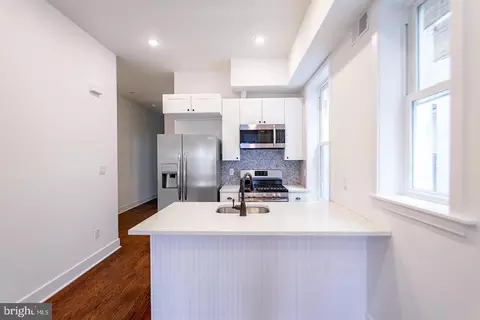 1335 S 52nd St, Philadelphia, PA 19143