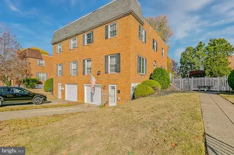 135 Gardner St, Philadelphia, PA 19116
