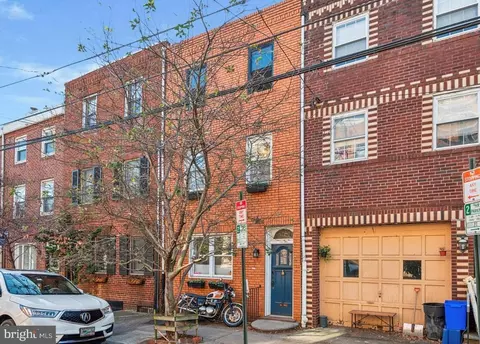716 Carpenter St, Philadelphia, PA 19147