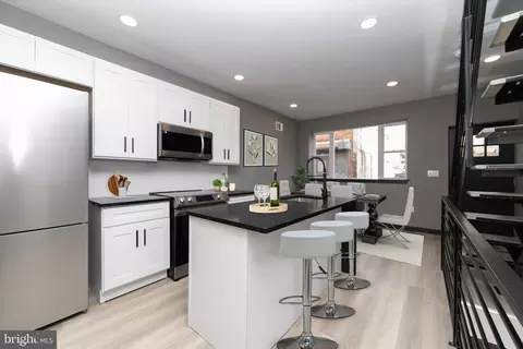 832 League St, Philadelphia, PA 19147