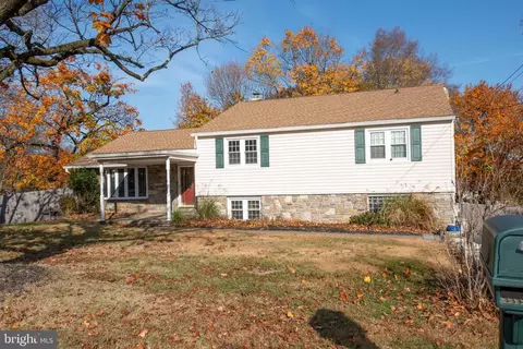 1 N Kings Oak Ln, Philadelphia, PA 19115