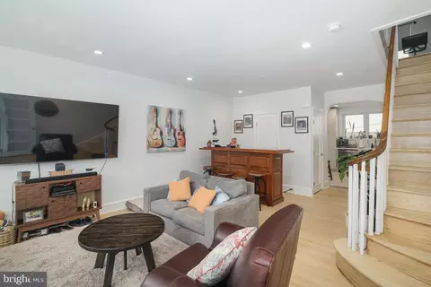 1009 Mckean St, Philadelphia, PA 19148