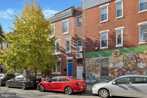 606 S Clifton St, Philadelphia, PA 19147