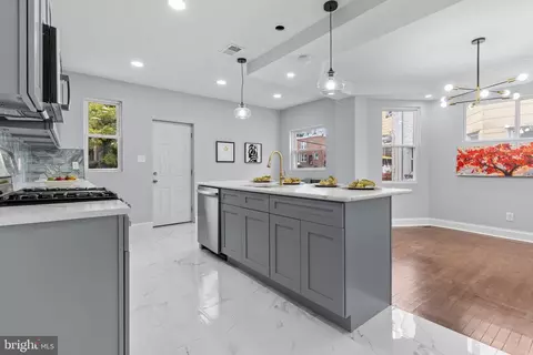 931 E Rittenhouse St, Philadelphia, PA 19138