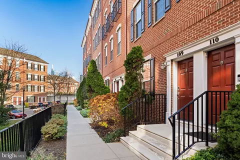 109 Commodore Ct, Philadelphia, PA 19146