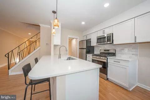 3743 W Country Club Rd, Philadelphia, PA 19131