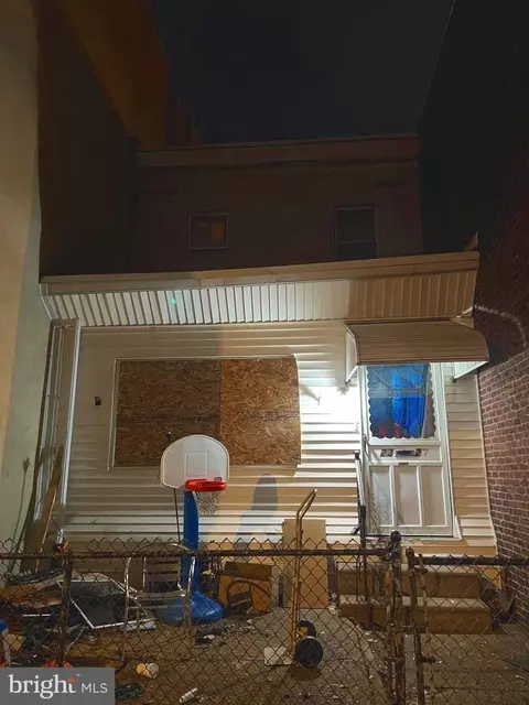 2327 E Dauphin St, Philadelphia, PA 19125