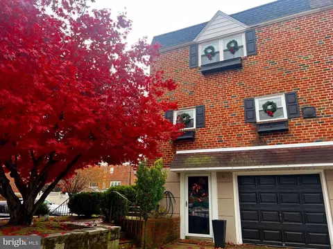 736 Kendrick St, Philadelphia, PA 19111