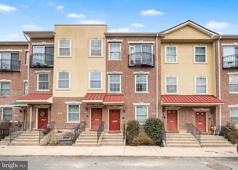 709 Brown St #A, Philadelphia, PA 19123