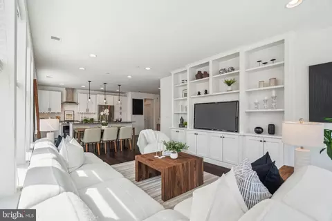 600 S 24th St #201, Philadelphia, PA 19146