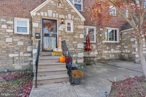 102 W Walnut Park Dr, Philadelphia, PA 19120