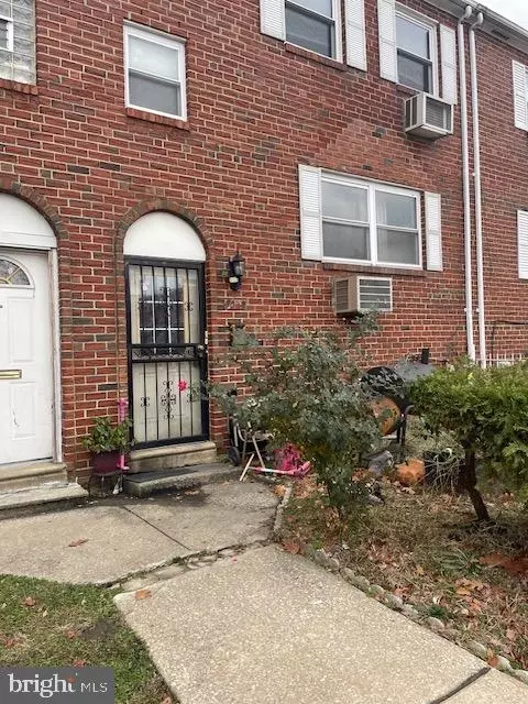 7028 Lark Pl, Philadelphia, PA 19153
