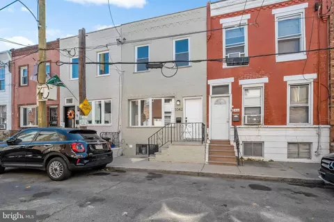1042 Emily St, Philadelphia, PA 19148